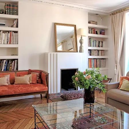 Sophisticated Gem In The Heart Of - 107m2